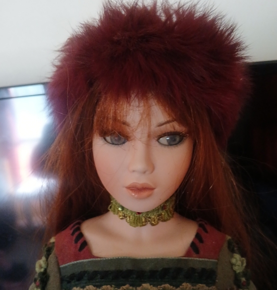 Mundia Russian Doll 18inch w/stand - Picture 2 of 8